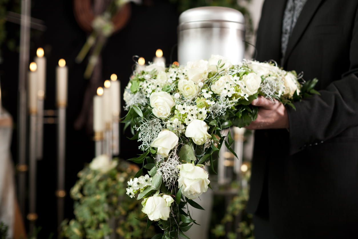 Hvad koster en bisættelse eller begravelse - fair pris hos Bindesboll Begravelse
